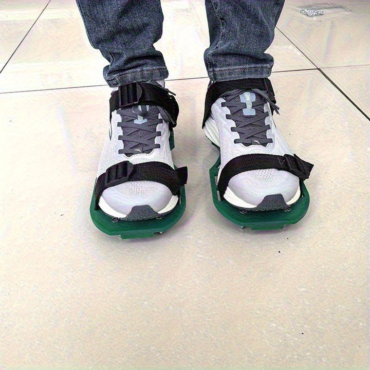 Zapatos de Jardinería Resistentes con Puntas de 4.19 cm - Aerador de Césped y Punta Autoequilibrante en Epoxi, Construcción Galvanizada - Suela Antideslizante para Cortacéspedes, Trabajos de Jardín e Instalación de Césped Artificial - Incluye Llave y Tor