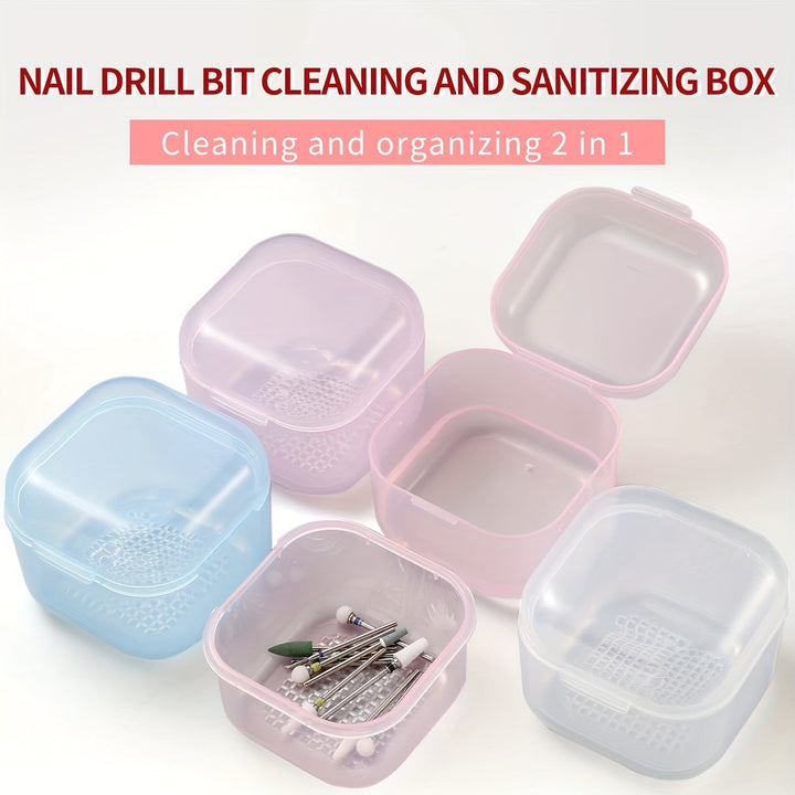 Una caja de esterilización para brocas de perforación de uñas con capa de filtro, bandeja de esterilización de inmersión para herramientas de manicura y contenedor de limpieza diseñado para salones de belleza profesionales.