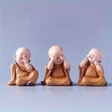 Juego de Tres Figuras Zen de Monjes en Resina, Ideal para Decoración de Escritorio o Sala de Té. Pequeña Estatuilla Budista Retro Creativa, Perfecta también para Acuarios y Micro Paisajes