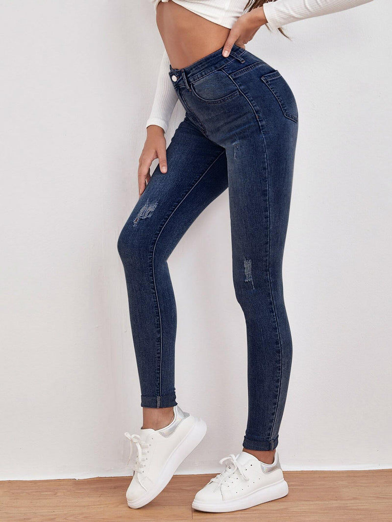 Frenchy Jeans ajustados de talle alto con diseno roto