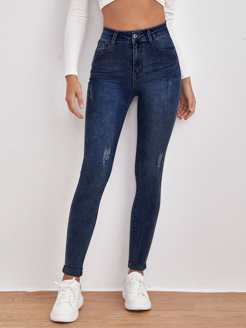 Frenchy Jeans ajustados de talle alto con diseno roto