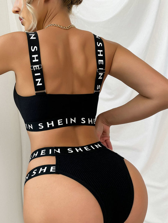 Set de lenceria con cinta con letra con abertura