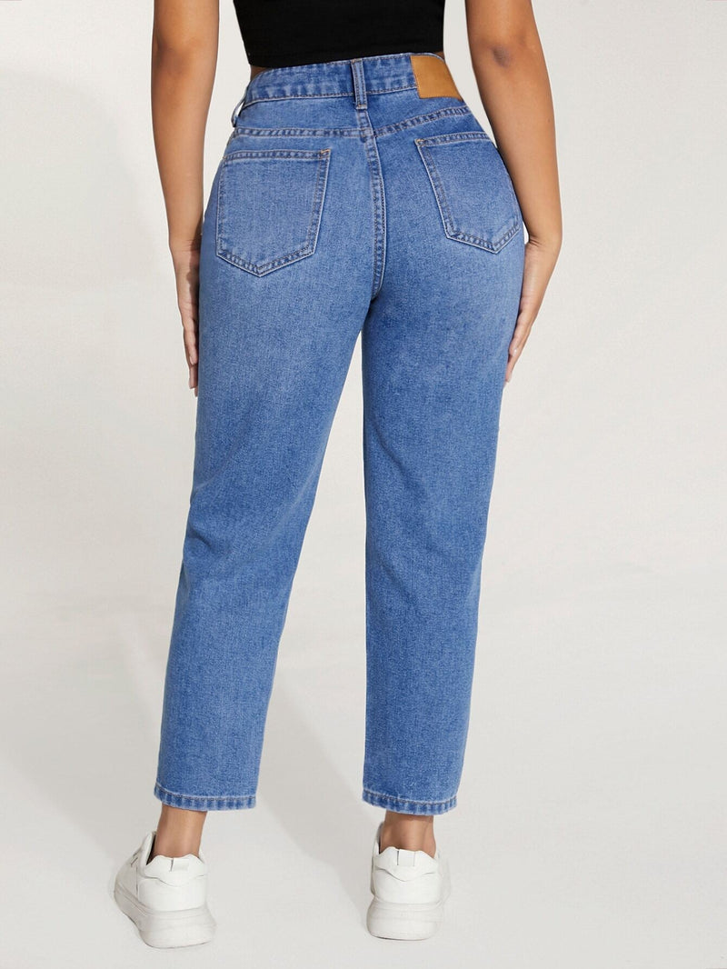 PETITE Jeans conicos de talle alto con diseno de parche