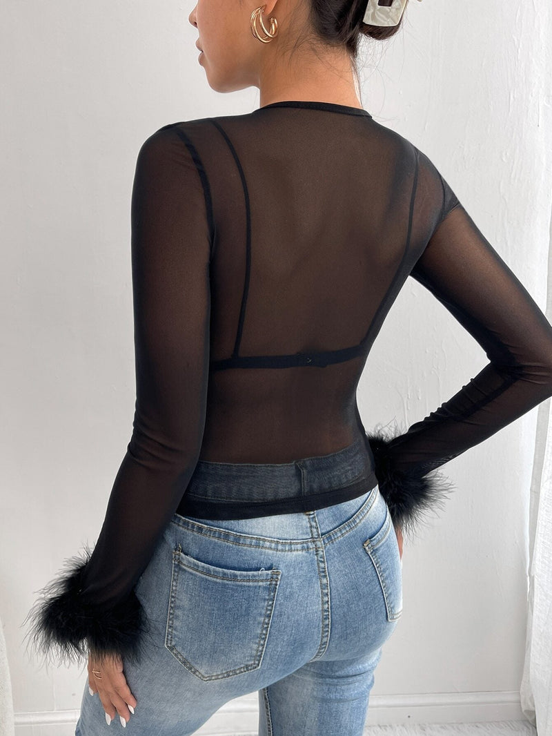 PETITE Top Negro De Malla Transparente Con Punos Peludos Sin Brasier