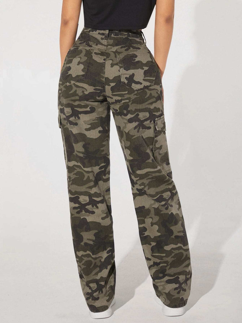 PETITE Jeans cargo con estampado de camuflaje con bolsillo con solapa