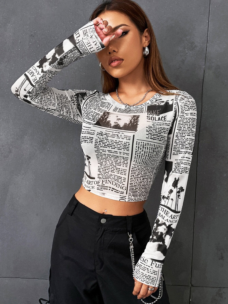 EZwear Top crop con estampado de periodico