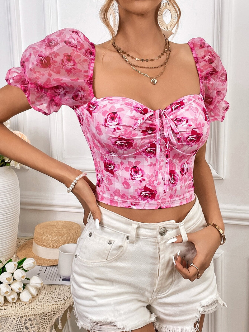 VCAY Top crop con estampado floral con cordon delantero de manga farol