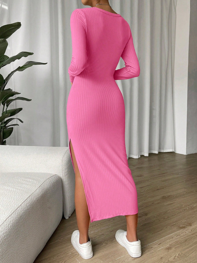 Essnce Vestido de cuello scoop de muslo con abertura