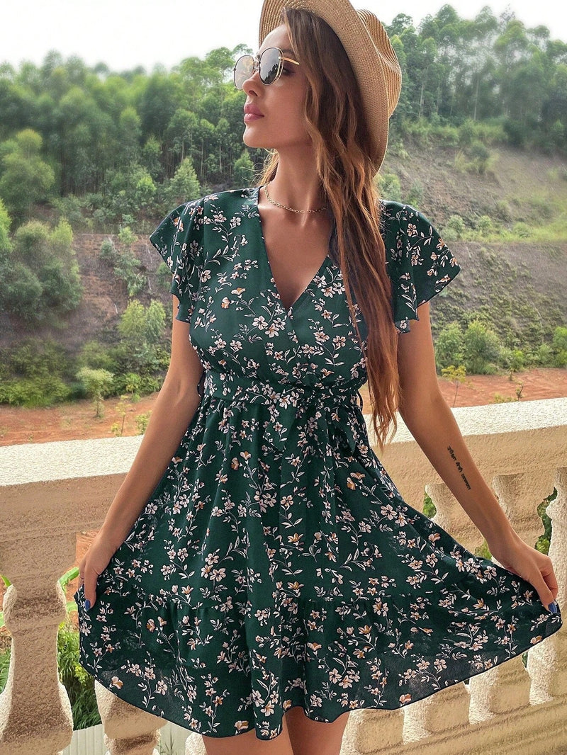 VCAY Vestido con cinturon con estampado floral de manga mariposa bajo con fruncido