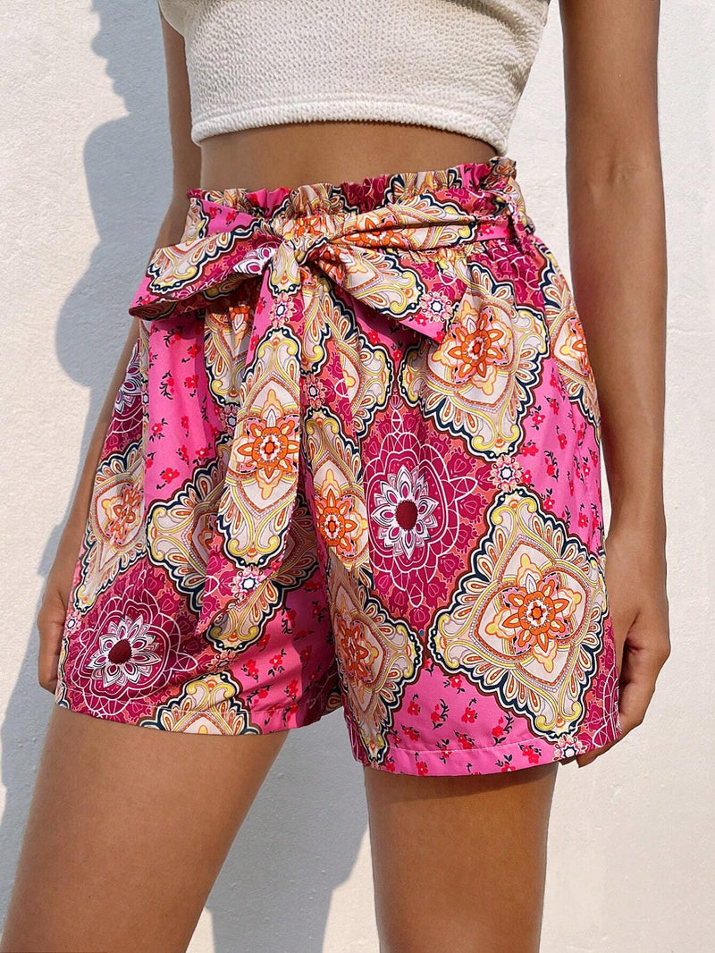 VCAY Shorts con cinturon con estampado floral de cintura con volante