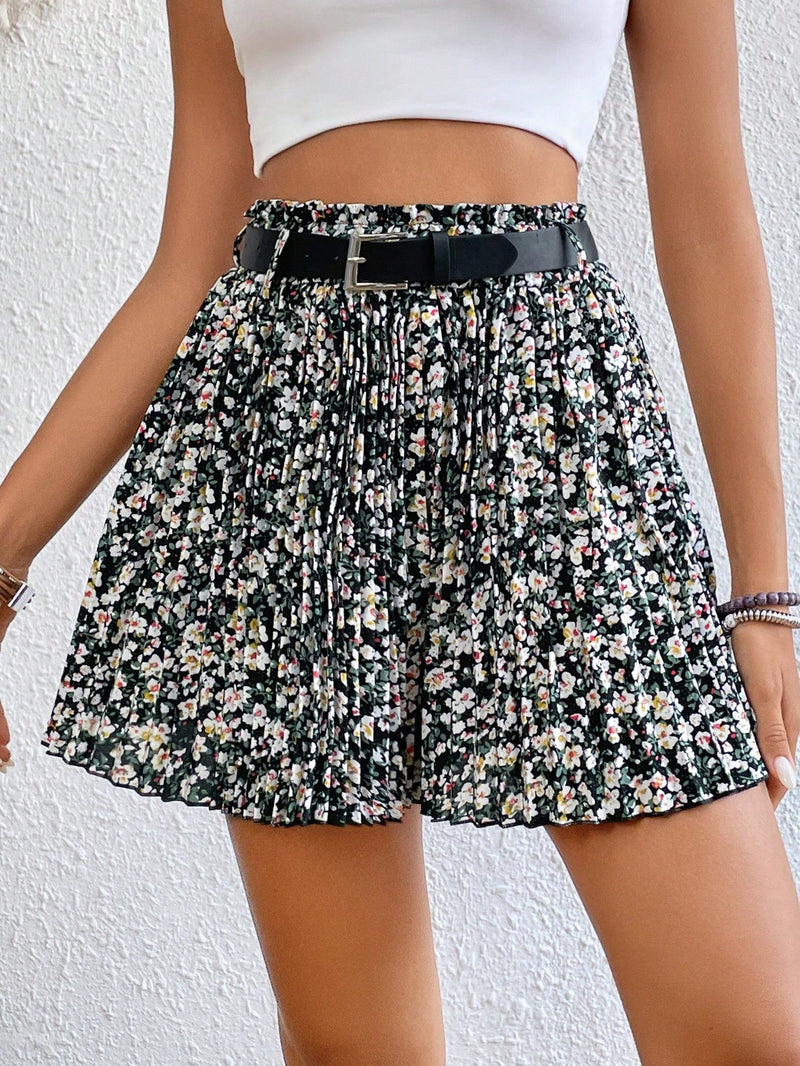 Frenchy Shorts con estampado floral con cinturon fruncido