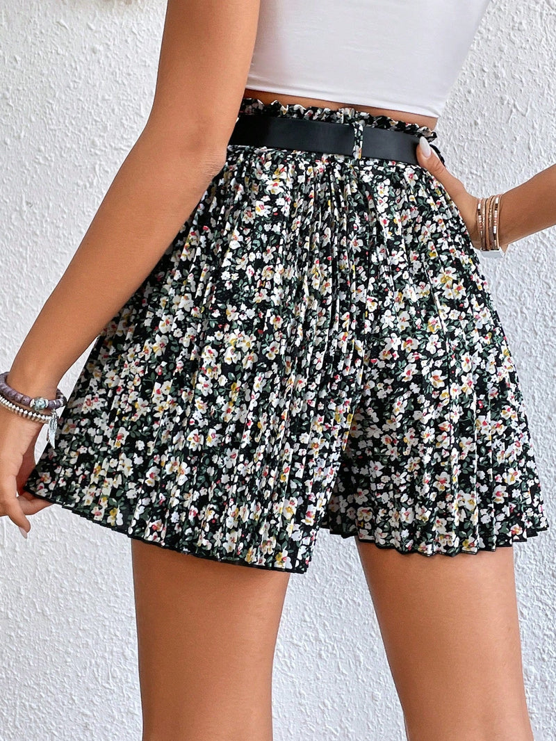 Frenchy Shorts con estampado floral con cinturon fruncido