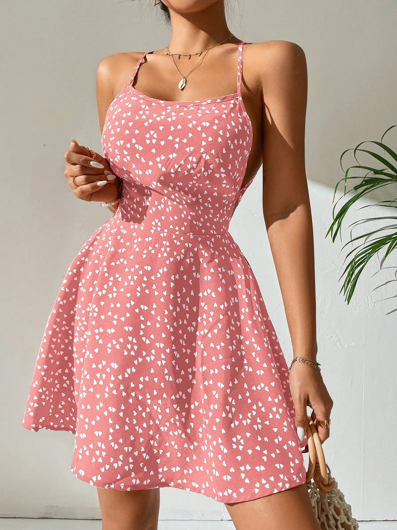 PETITE Vestido de tirantes con estampado de corazon de confeti con tira cruzada de espalda abierta con cordon