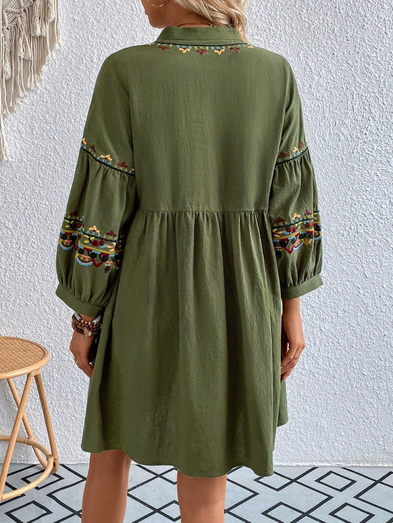 VCAY Vestido smock con bordado floral de cuello notch de manga farol