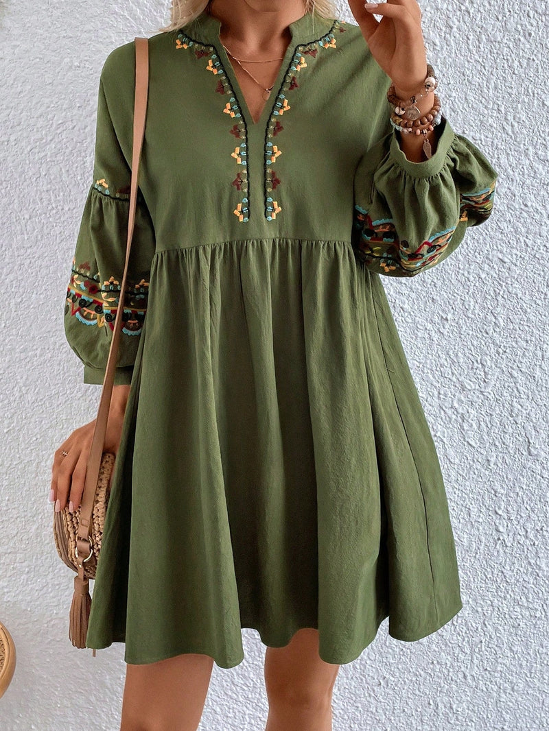 VCAY Vestido smock con bordado floral de cuello notch de manga farol