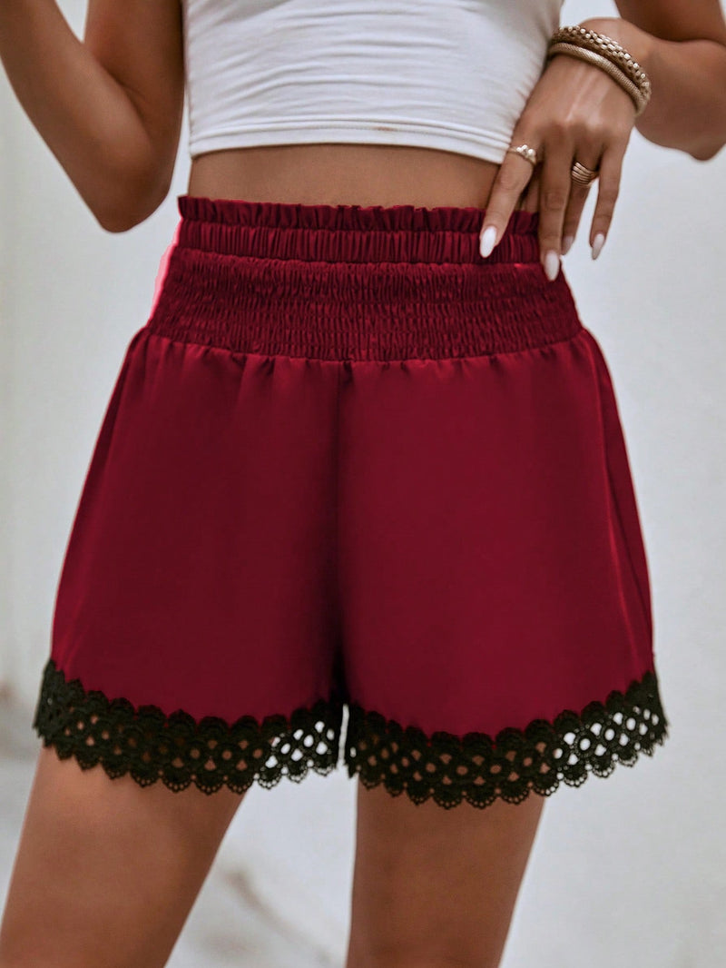 Shorts ribete con encaje de cintura elastica