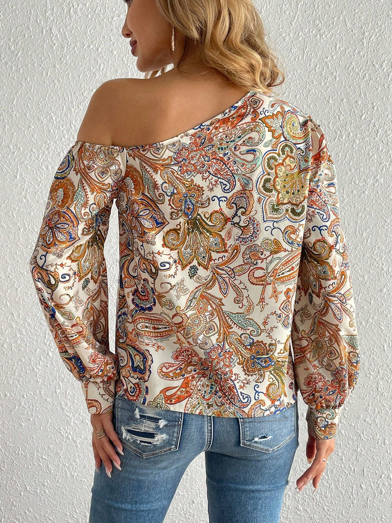 Blusa con estampado de paisley de cuello asimetrico de manga farol