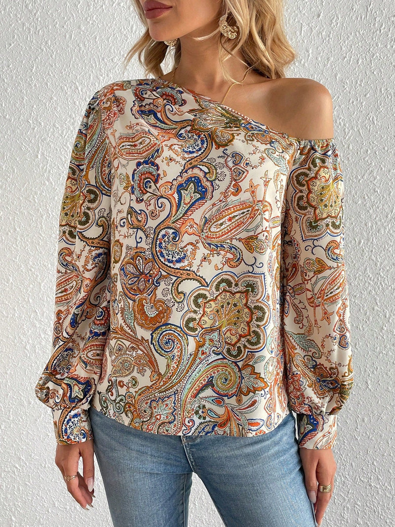 Blusa con estampado de paisley de cuello asimetrico de manga farol