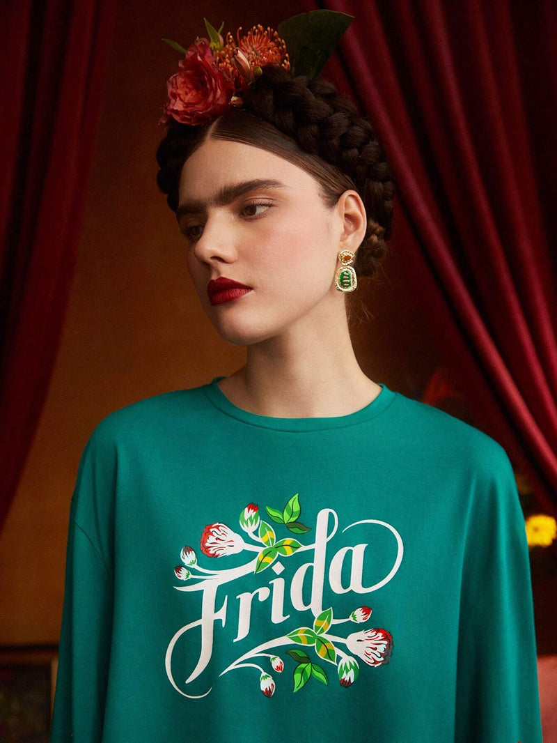 Frida Kahlo   Camiseta De Hombro Caido Con Graficos De Letras Y Flores