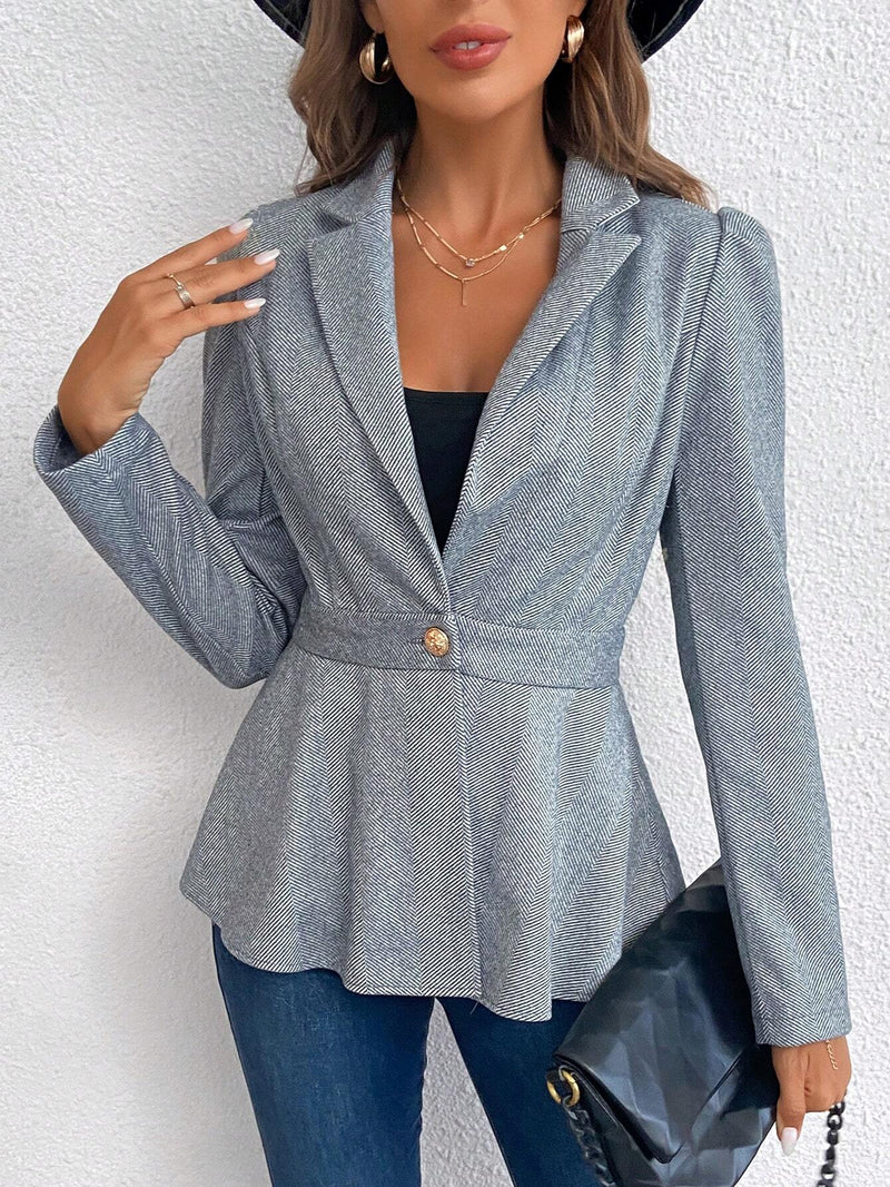 LUNE Cazadora bajo peplum de cuello con solapa con boton