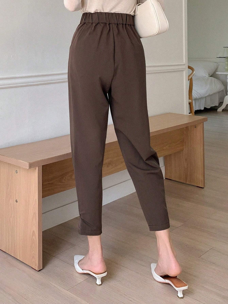 DAZY Pantalones cortos con detalle plisado