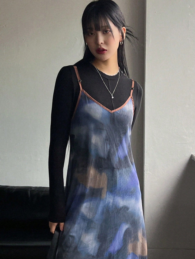 DAZY Vestido de tie dye de muslo con abertura sin camiseta