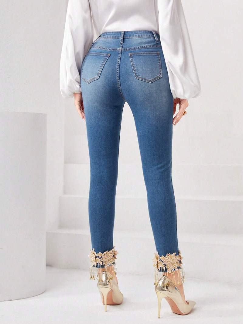 Prive Jeans ajustados con bordado floral aplique