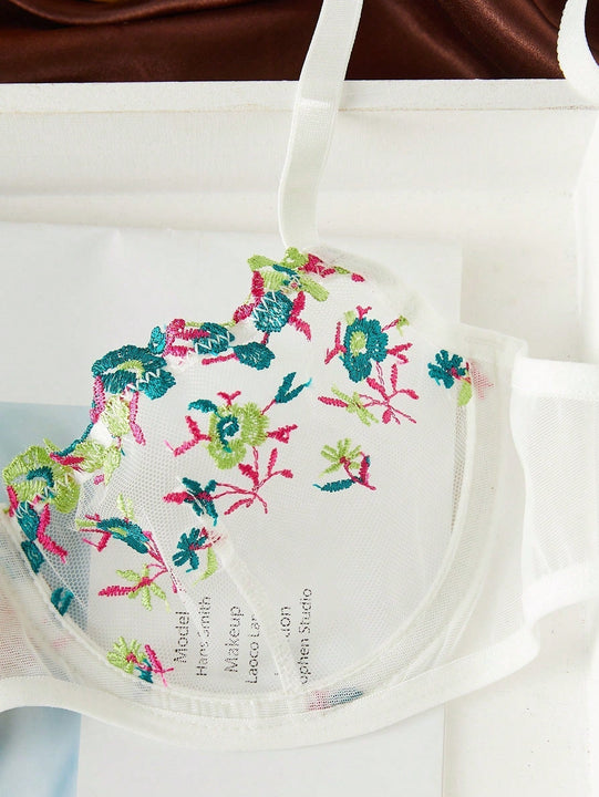 Conjunto De Lenceria De Sujetador Y Bragas De Malla Bordada