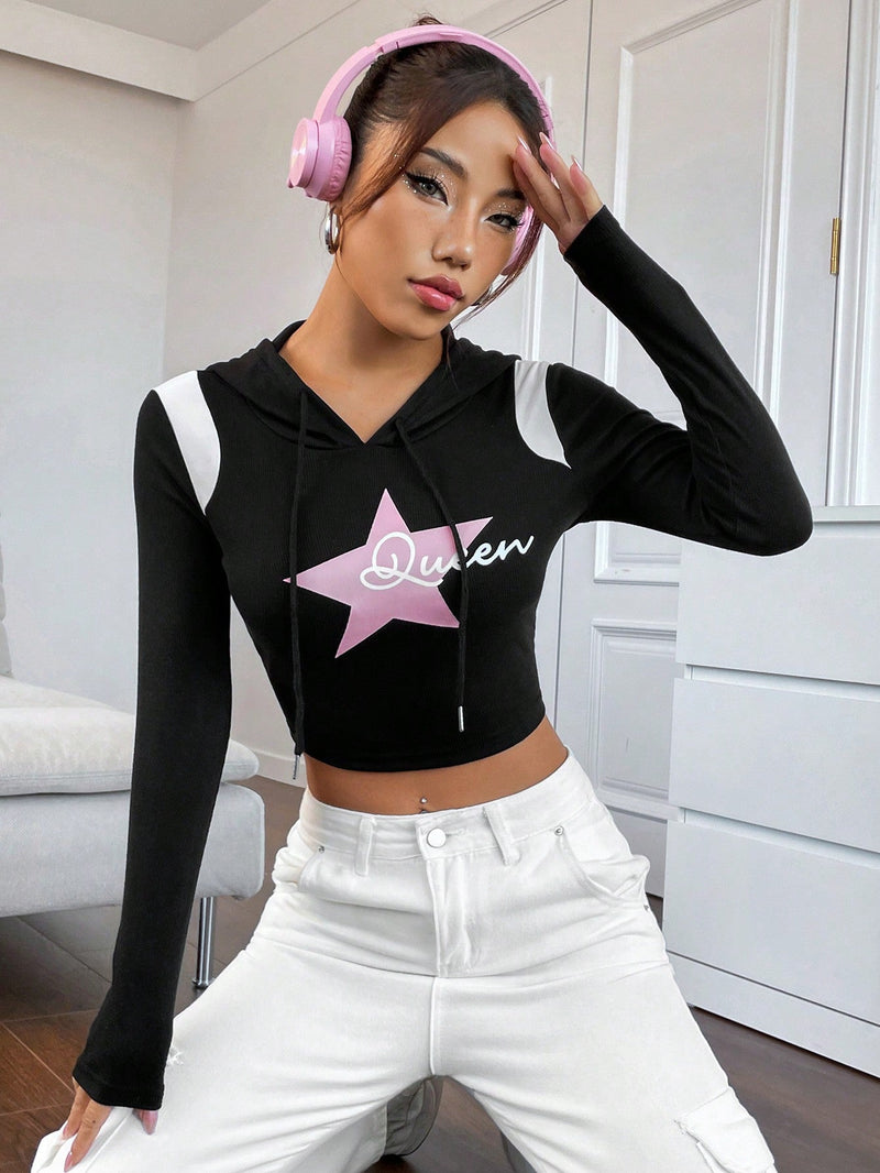 Camiseta crop con estrella & con estampado de letra con cordon con capucha