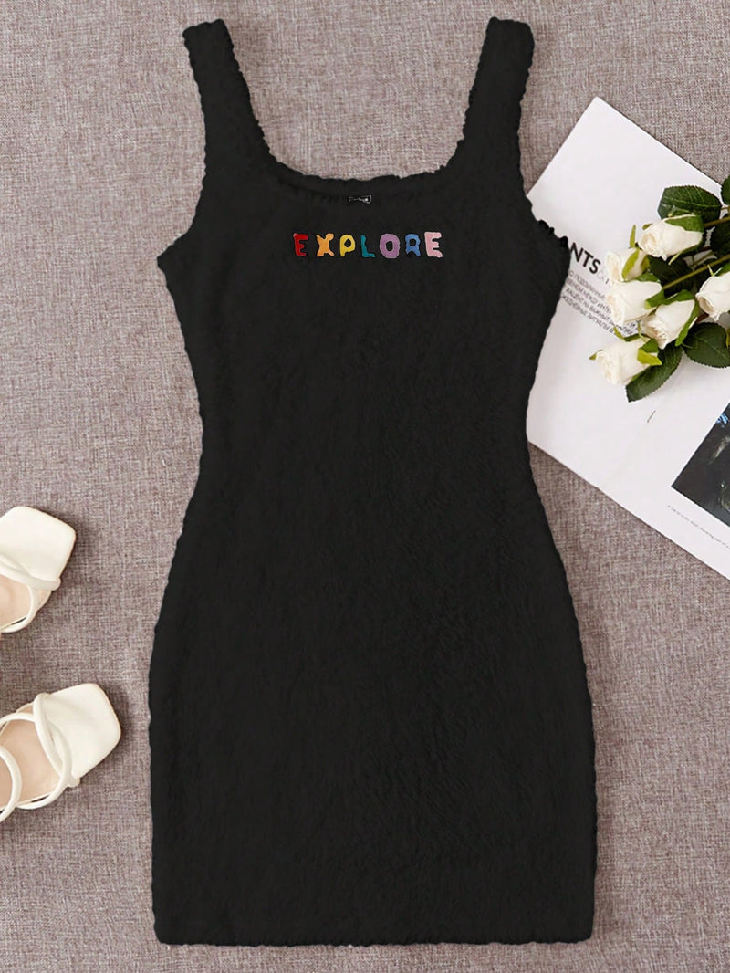 EZwear Vestido con bordado de letra teddy