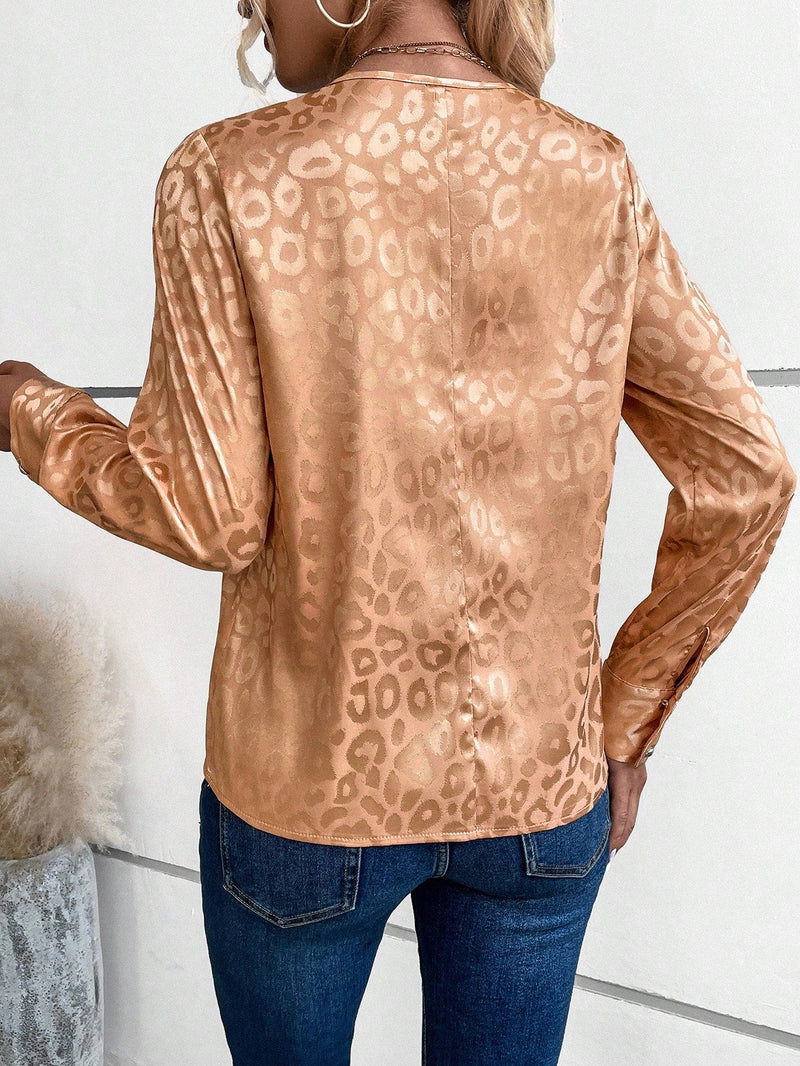 LUNE Blusa de leopardo jacquard de cuello notch