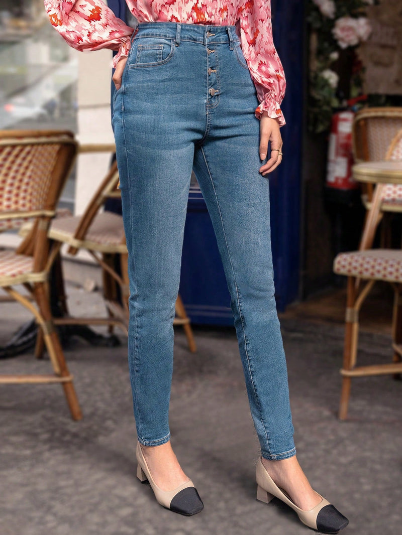 Frenchy Jeans ajustados con boton