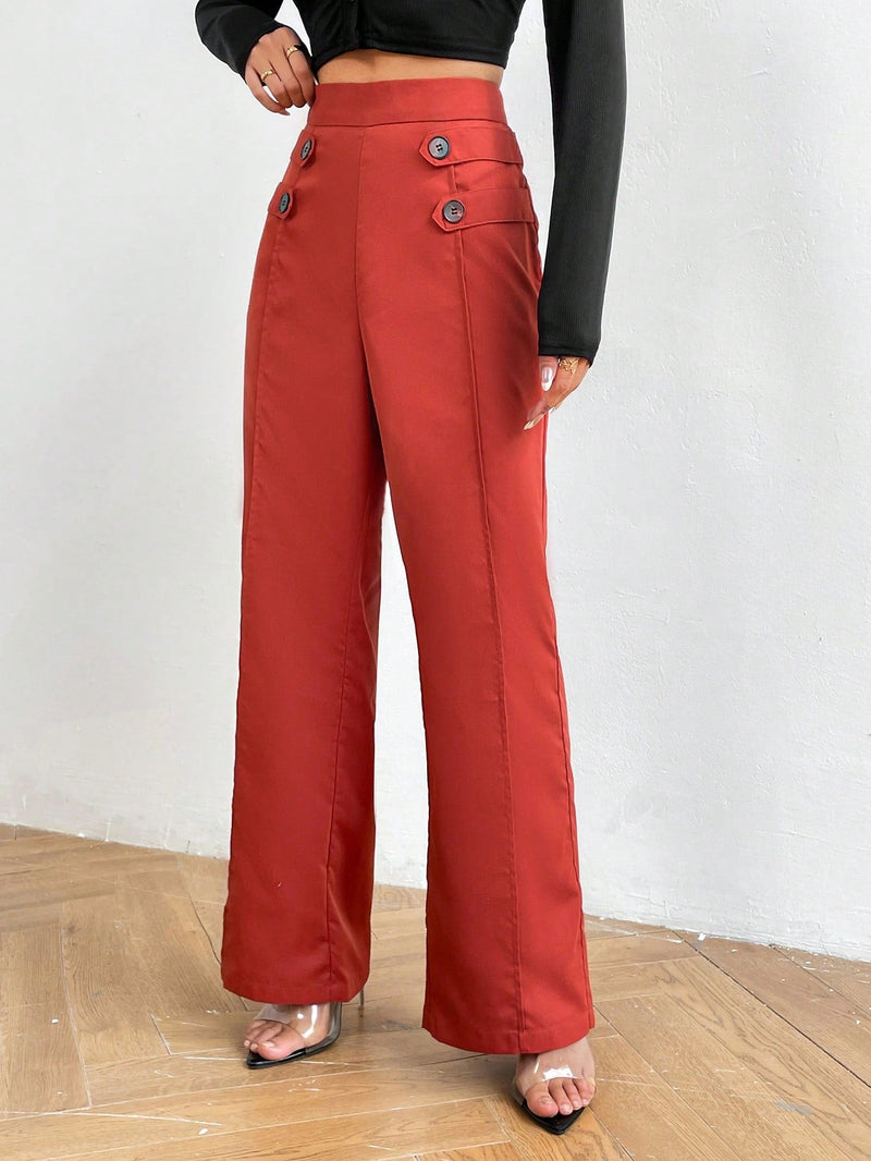 Frenchy pantalones acampanados con diseno de boton