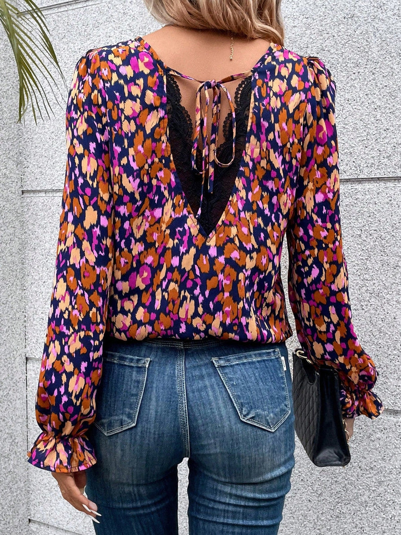 Frenchy Blusa con estampado con cordon trasero de manga amplia