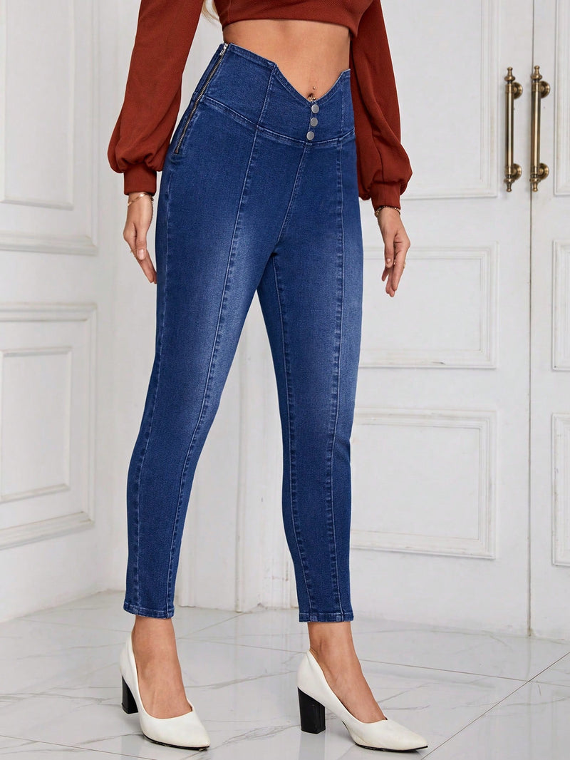 Essnce Jeans Pitillo Con Detalle De Botones Y Cinturilla Ancha Con Muesca