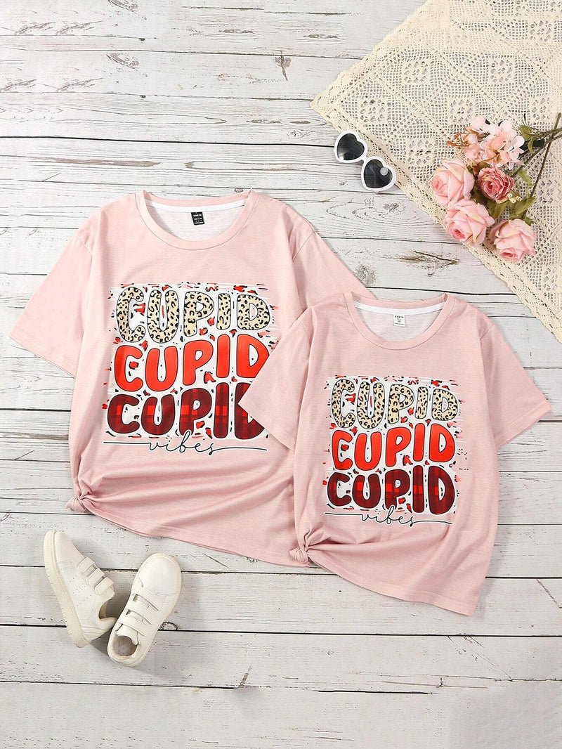 Camiseta De Manga Corta Con Estampado De Letras Y Corazon