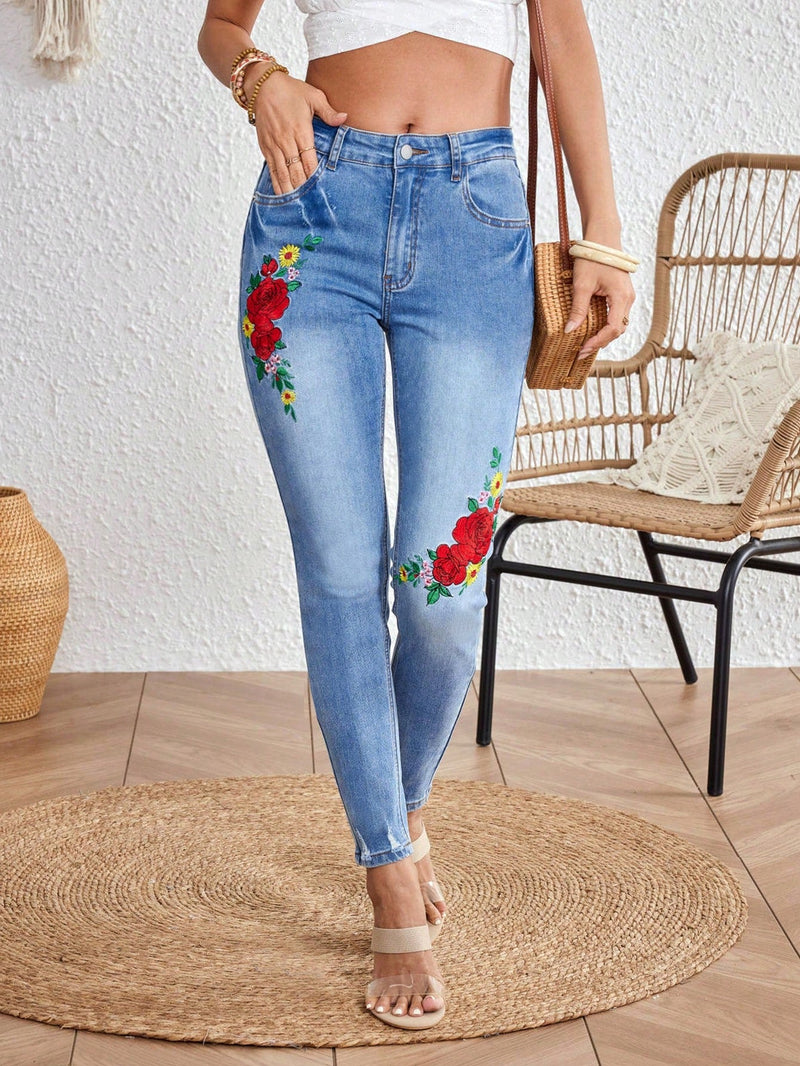 LUNE Jeans De Mujer Entallados Con Bordado Floral Y Lavado De Agua