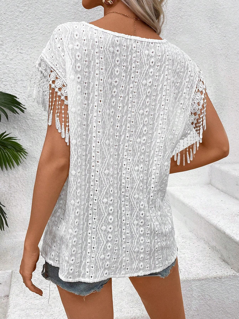 Blusa Con Dee Bordado De Hueco Y Borla