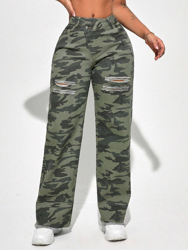 Jeans De Mezclilla Desgastados Con Estampado De Camuflaje