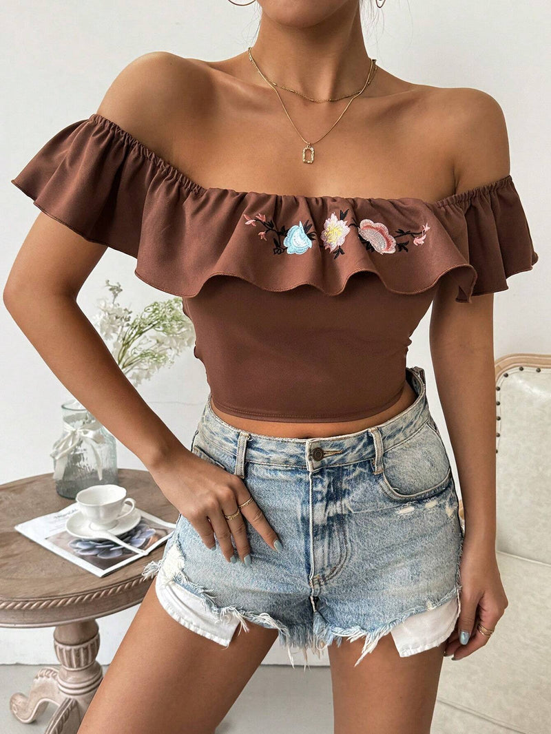 Blusa Corta Para Mujer Con Cuello Descubierto, Hombros Descubiertos, Diseno De Flor Bordado En La Parte Trasera Y Plisado, Con Mangas Cortas