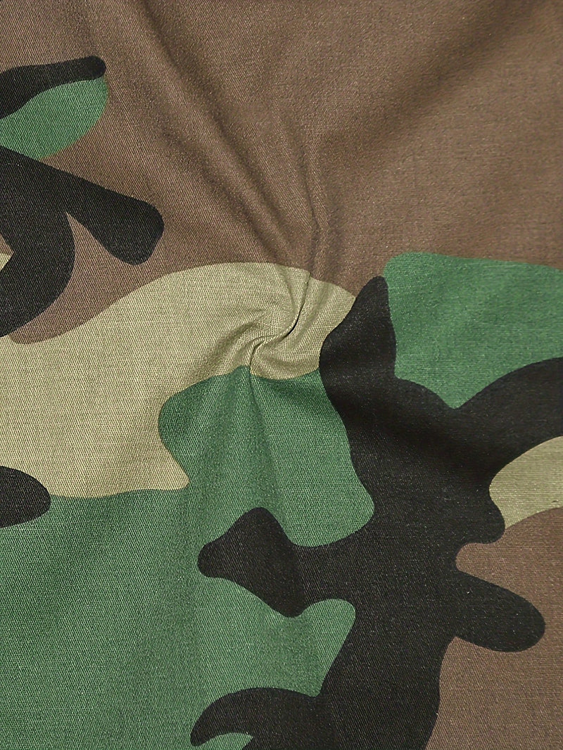 Gabardina con estampado de camuflaje con parte delantera abierta