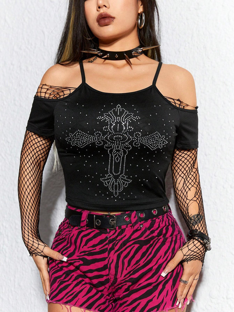 ROMWE Goth Camiseta de manga corta con hombros descubiertos, decorada con cruz y pedreria