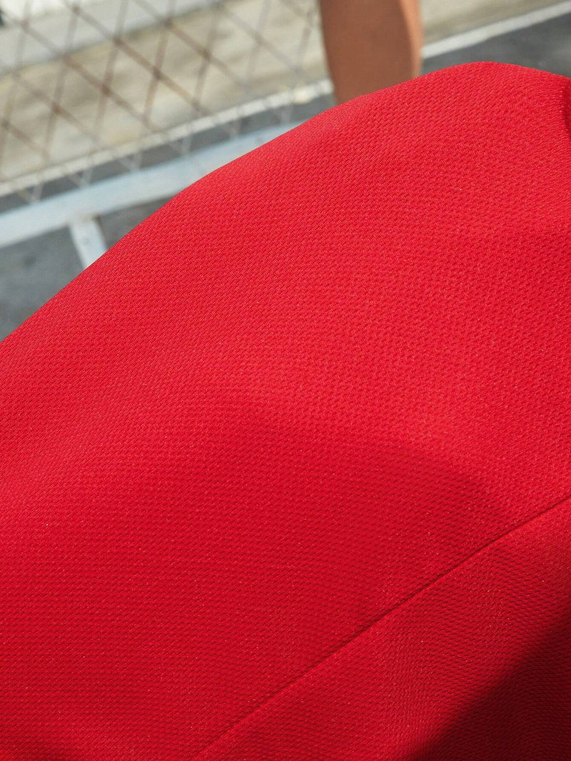 Camiseta Roja Con Cuello En V Y Estampado De Peine