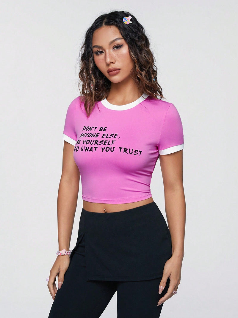 Qutie Camiseta Para Mujer Con Borde De Bloque De Color Y Letras Impresas Dulces Y Frescas