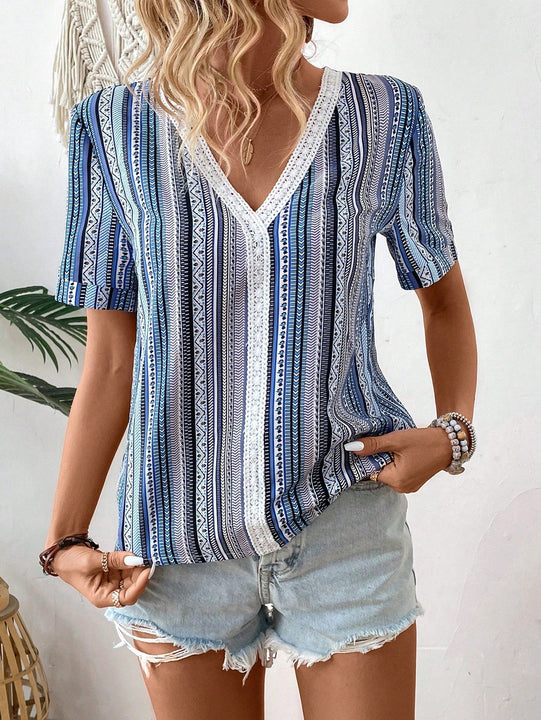 LUNE Blusa Con Escote En V Y Panel De Encaje Con Diseno Floral Y Cinta A La Moda