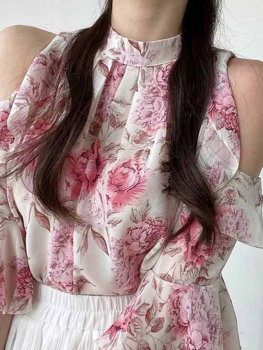 DAZY Blusa casual holgada plisada con cuello abierto y hombros descubiertos con diseno de flores