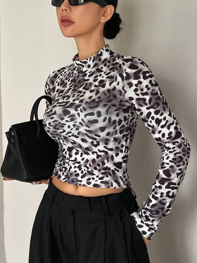 DAZY Camiseta Corta Casual De Cuello Alto Y Estampado De Leopardo Para Mujeres