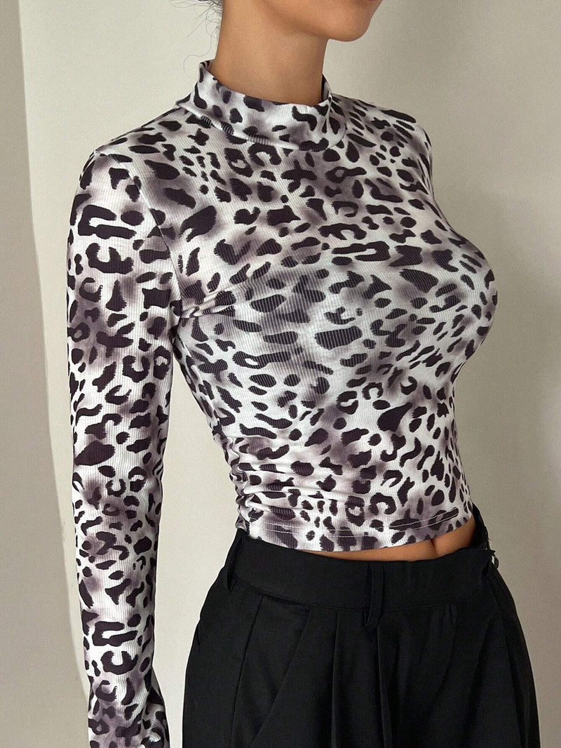 DAZY Camiseta Corta Casual De Cuello Alto Y Estampado De Leopardo Para Mujeres