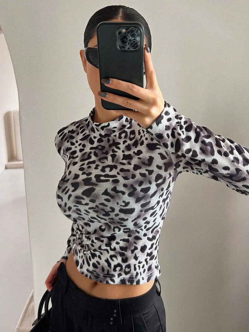 DAZY Camiseta Corta Casual De Cuello Alto Y Estampado De Leopardo Para Mujeres