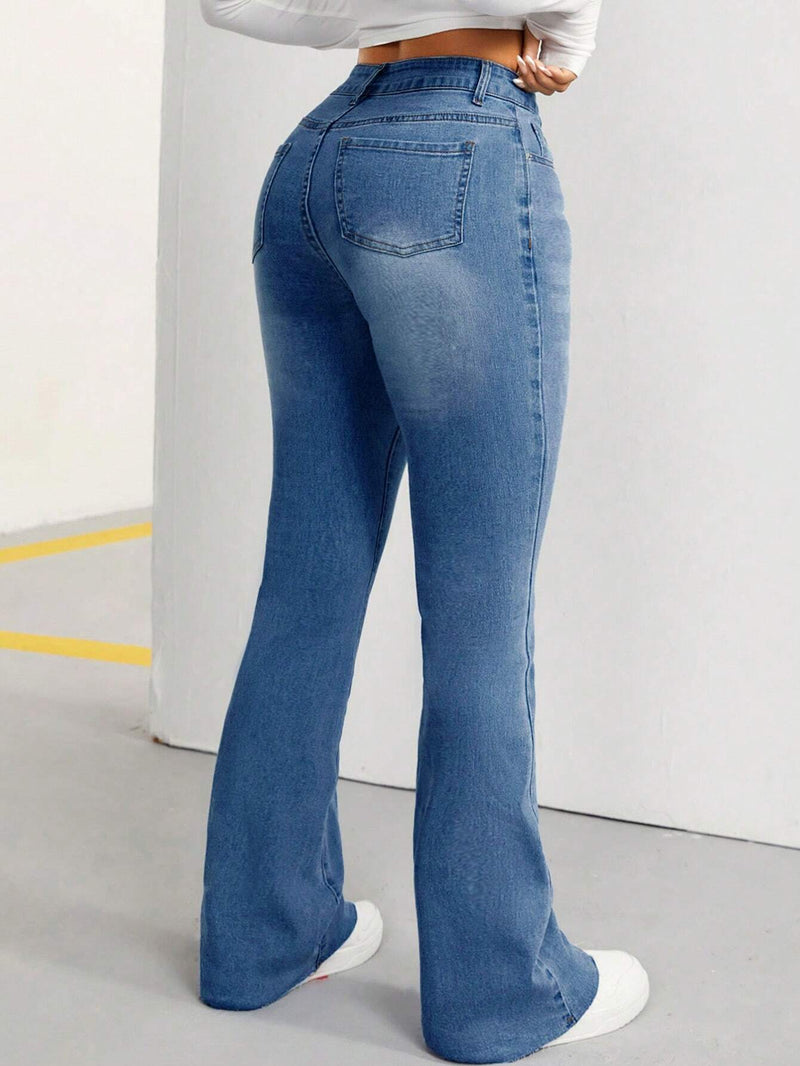 PETITE Jeans acampanados para mujeres, ajustados y confeccionados en Jean lavado